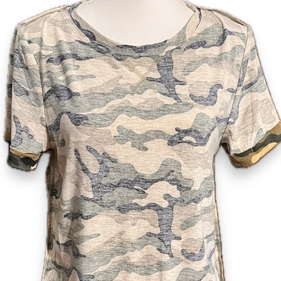 Camo T shirt Hem & Thread Camo 
outside stitching Size Medium NWT - Picture 11 of 13
